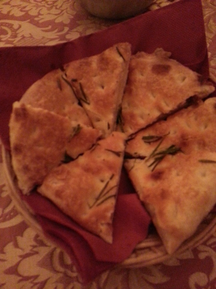 Pan artesanal con romero