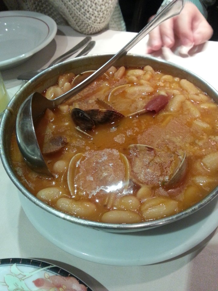 toma fabes con almejas