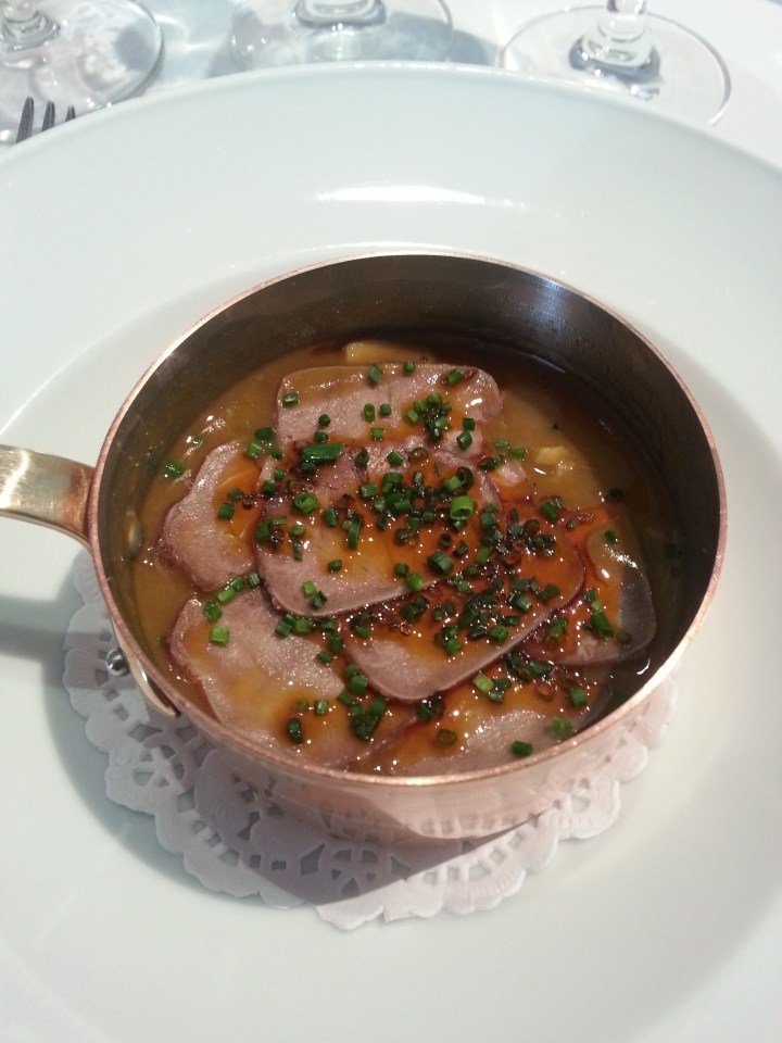 Lentejas con lengua de cerdo