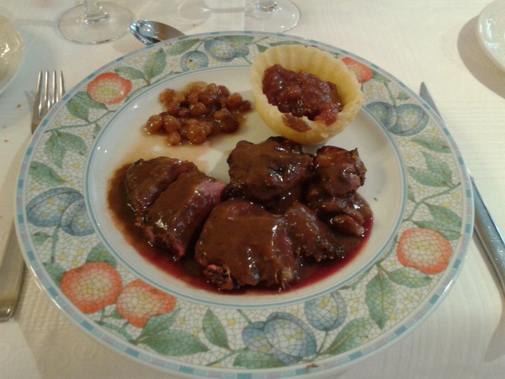 Pato salvaje con uvas y membrillo