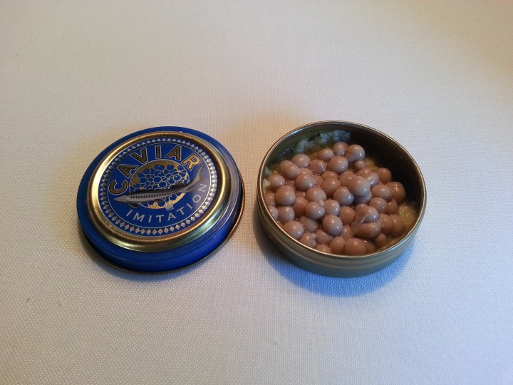 Ensaladilla rusa con caviar de anchoas. Genial. 