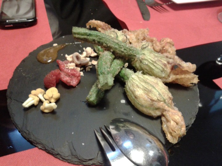 Flore de calabacín rellena de