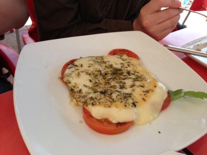 Provolone con tomate