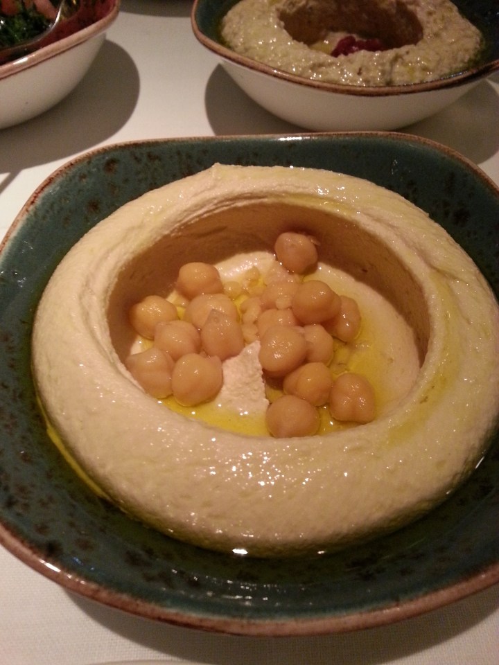 Hommous: puré de garbanzosc on Tahina y limón