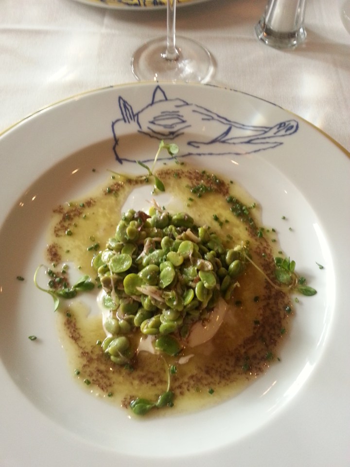 Habas tiernas con carne de cangrejo 