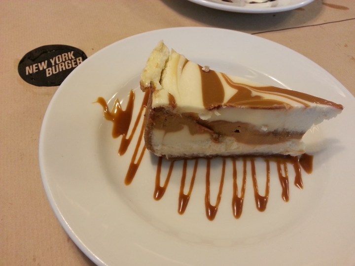 Tarta de queso con dulce de leche