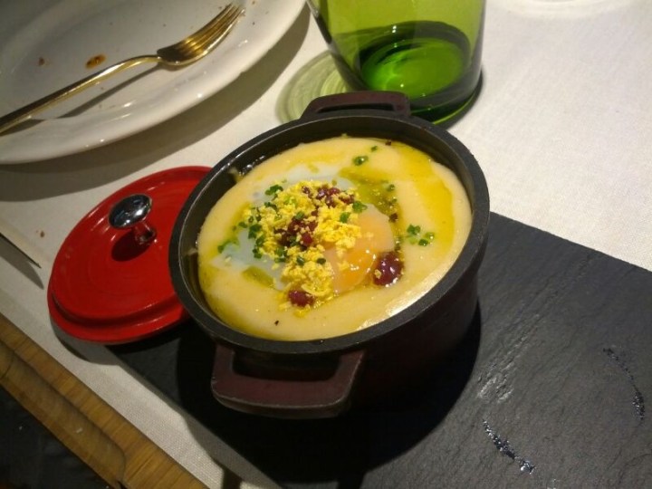 Huevo pochado en parmentier