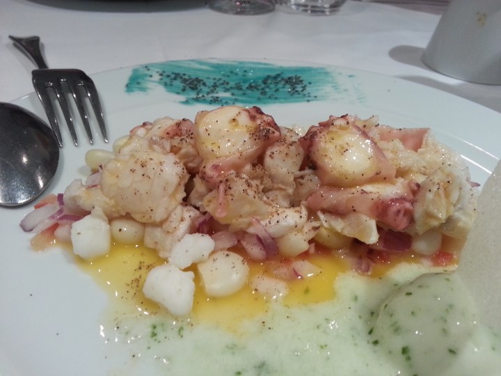 Ceviche de corvina con helado de cilantro