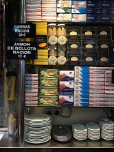 Alacena de conservas en Fide (foto de Claudia)