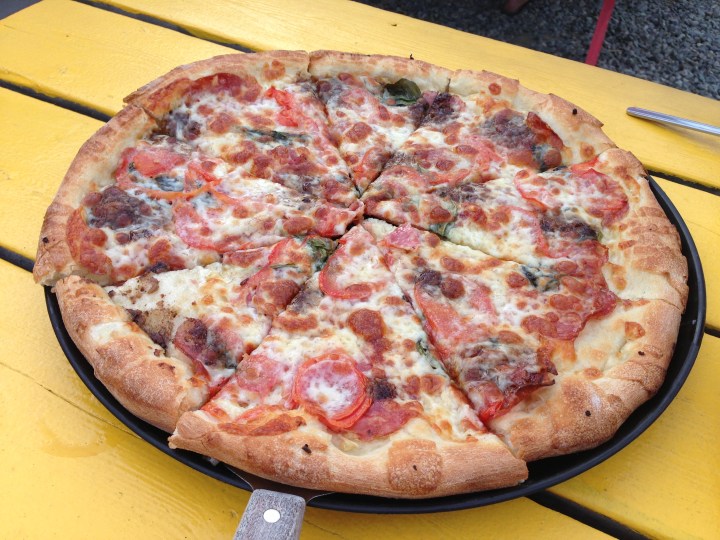 Pizza con base de alioli