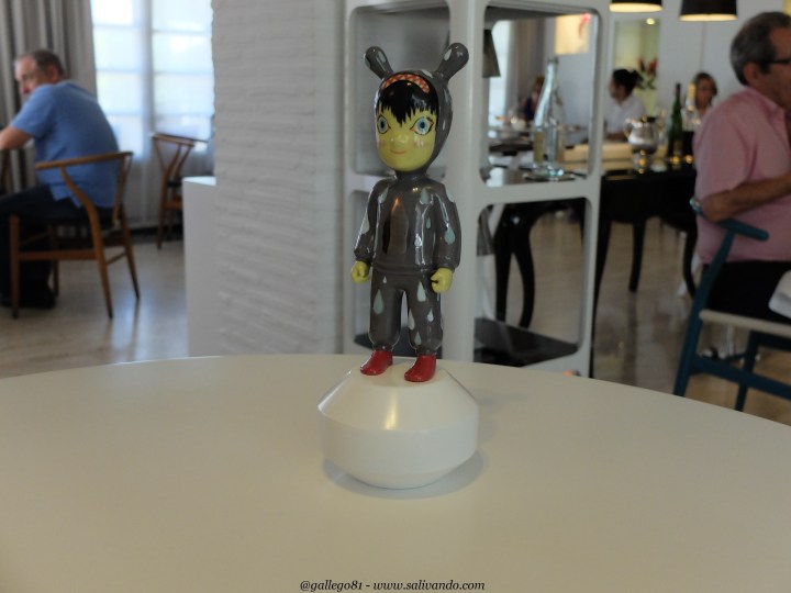 Figuras de Lladró en cada mesa