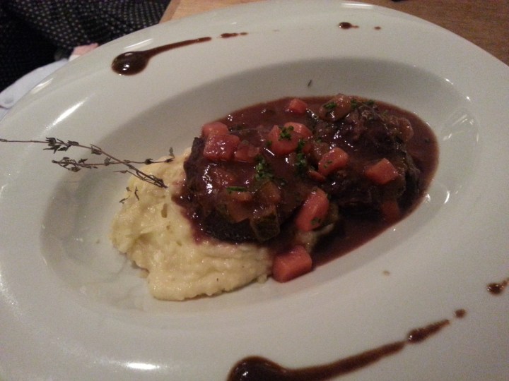 Carrilleras al vino tinto - Restaurante Slow Montecarmelo