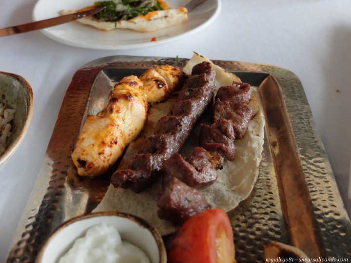 Restaurante Du Liban - Brochetas a la parrilla