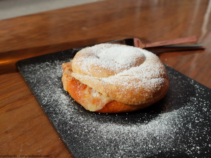 Restaurante Evboca - Avarca (ensaimada de sobrasada y queso)