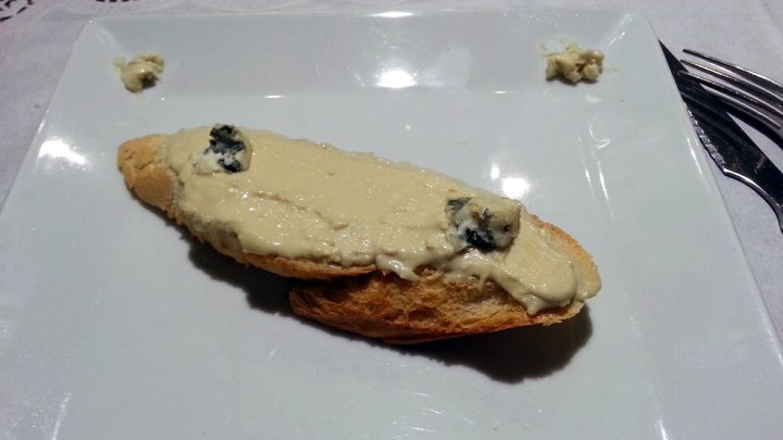 Café Tres Olivos - Canapé de cabrales a la sidra