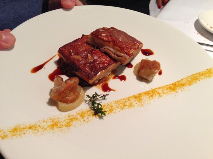 salivando more cochinillo confitado