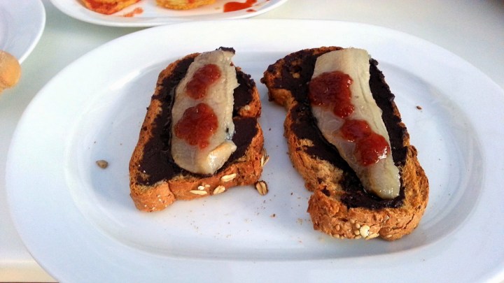 El Botiquín - Sardina ahumada con paté de aceitunas