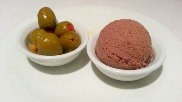 Mesón del Tío Aquilino - Aperitivo con paté casero