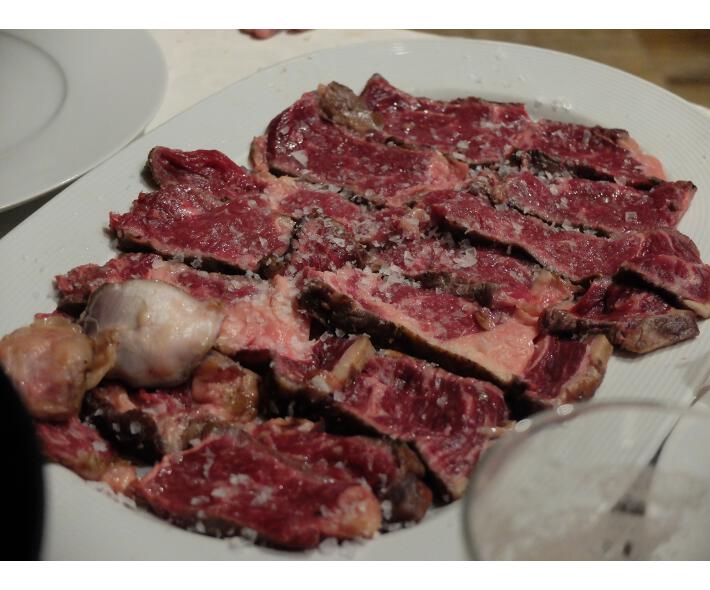 asador casa juan carne roja