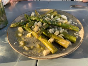 La Cuadrilla Montecarmelo - Espárragos con parmesano