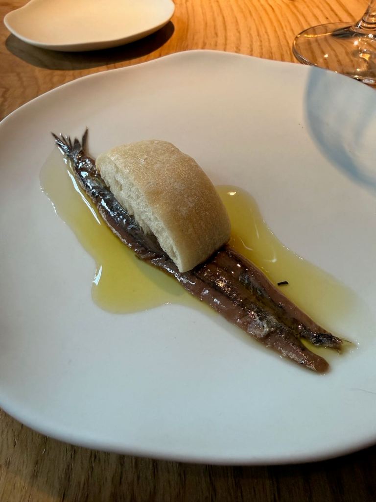 Anchoa del Cantábrico con pan en El Señor Martín
