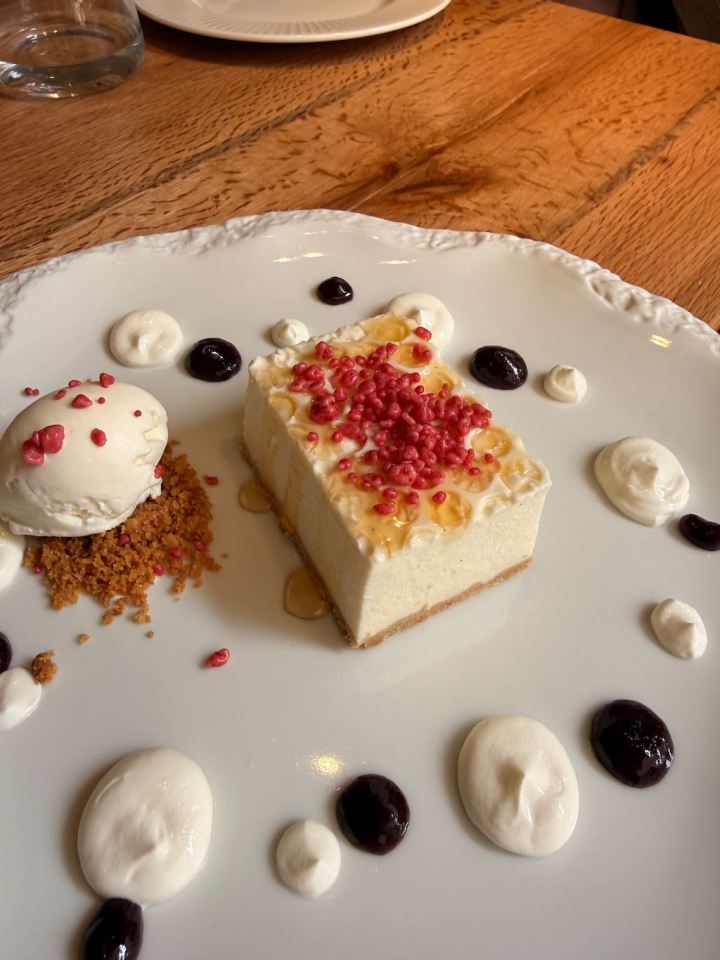 Pastel de queso payoyo con miel en El Campero Madrid