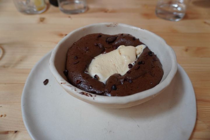 Sabayón de chocolate con helado en TRAMO Madrid