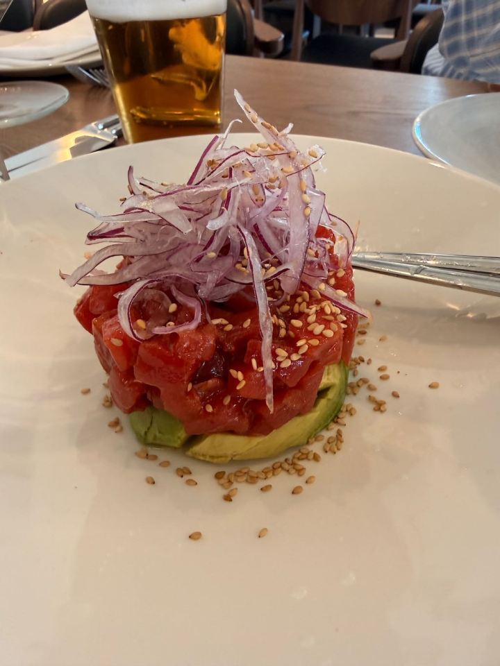 Tartar de atún con aguacate en Playa de Madrid 1932